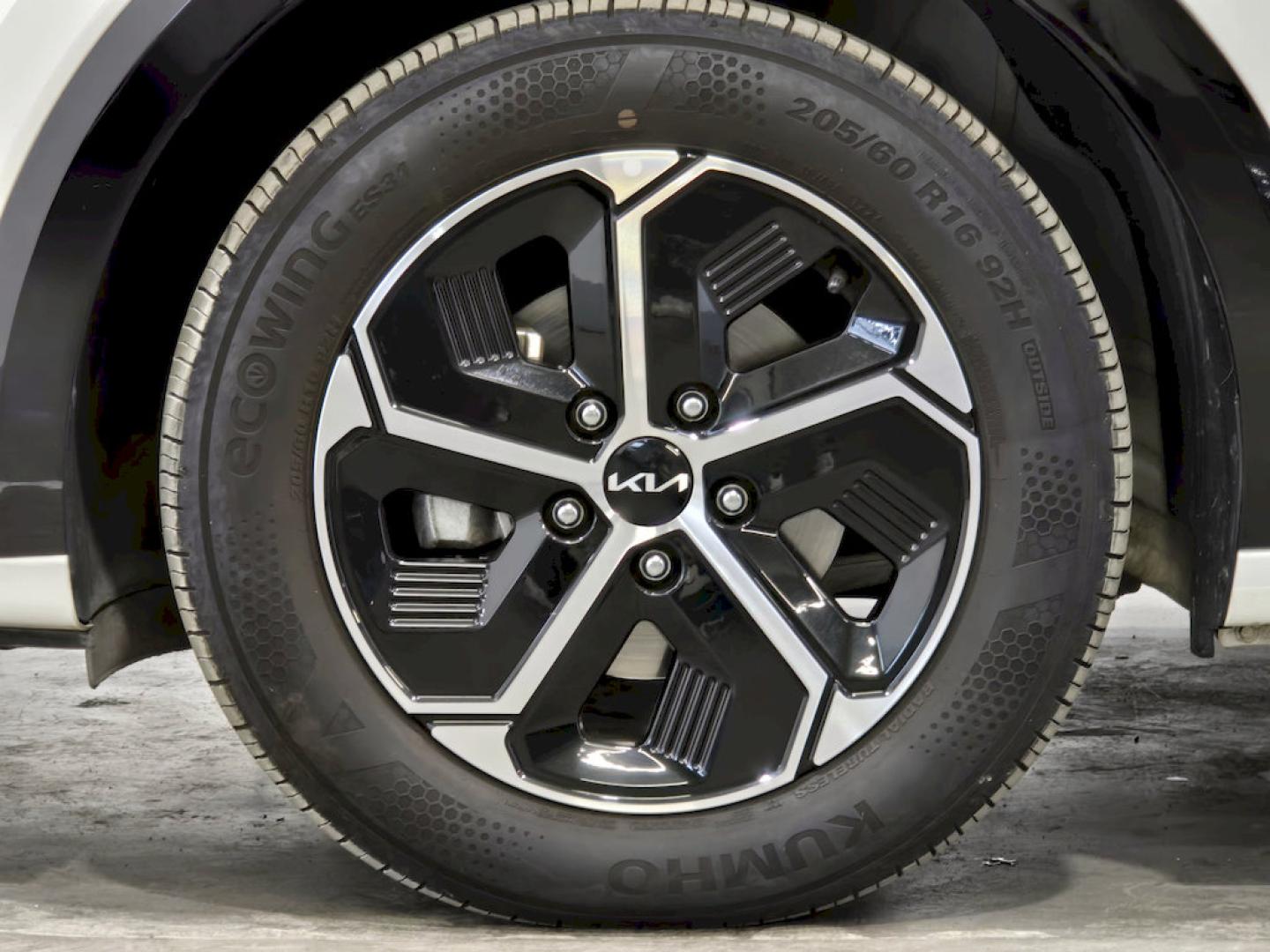 Kia Niro 1.6 GDi HEV 95kW (129CV) Drive