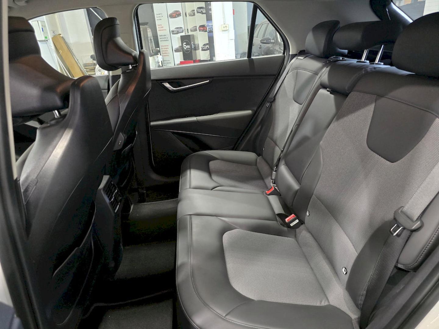 Kia Niro 1.6 GDi HEV 95kW (129CV) Drive