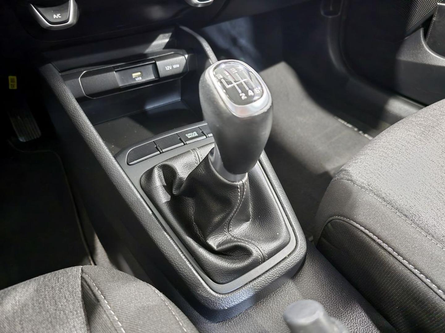 Kia Stonic 1.0 T-GDi 74kW (100CV) MHEV iMT Concept