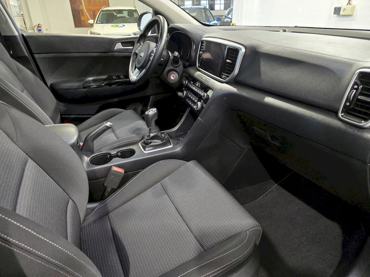 Kia Sportage 1.6 MHEV Black Edition 100kW (136CV) 4x2
