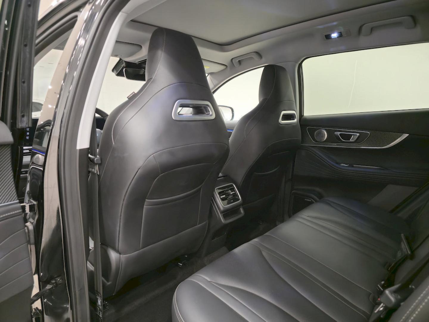 Ebro S700 1.6 TGDI Luxury 7 DCT