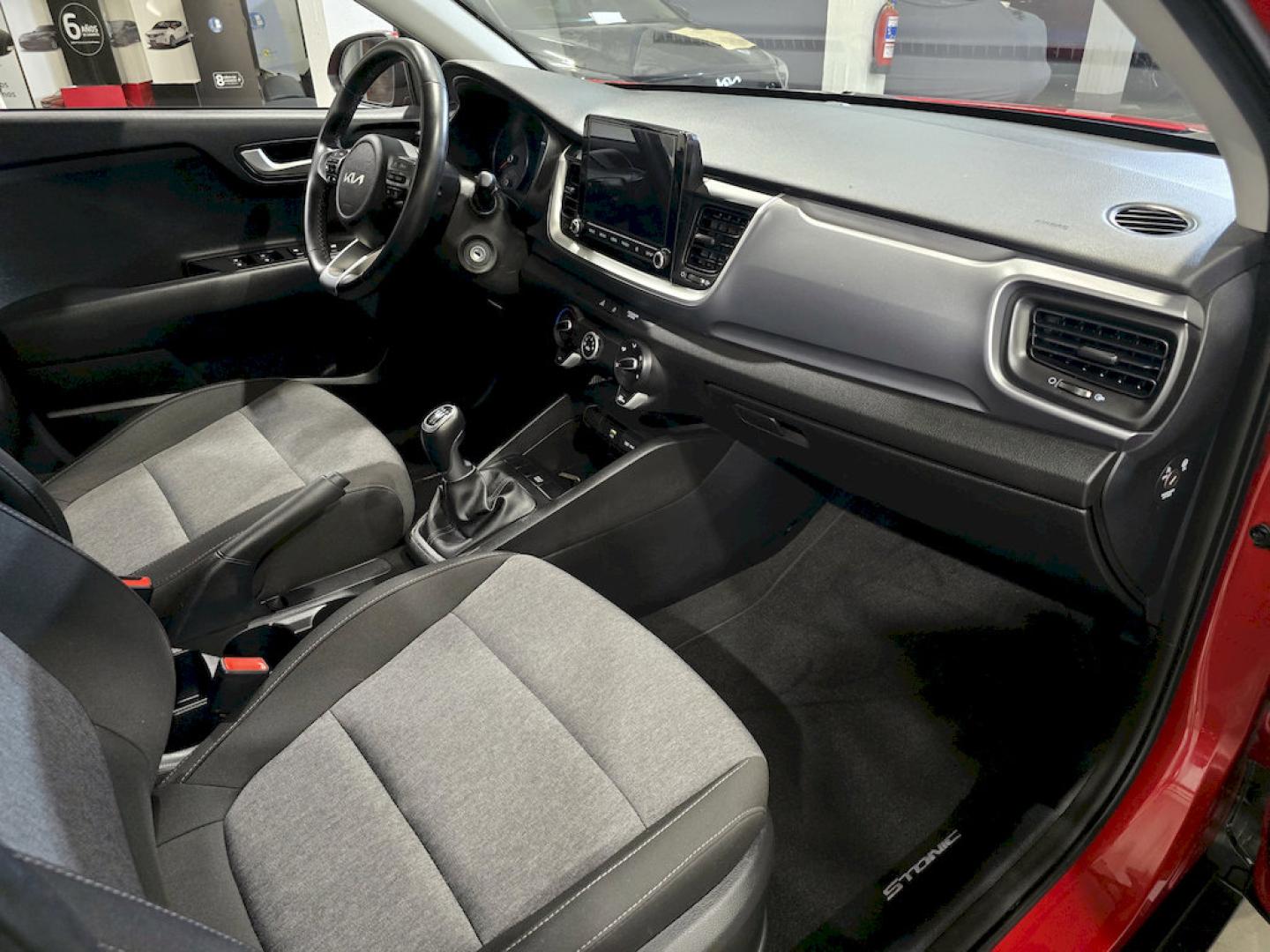 Kia Stonic 1.0 T-GDi 74kW (100CV) MHEV iMT Concept