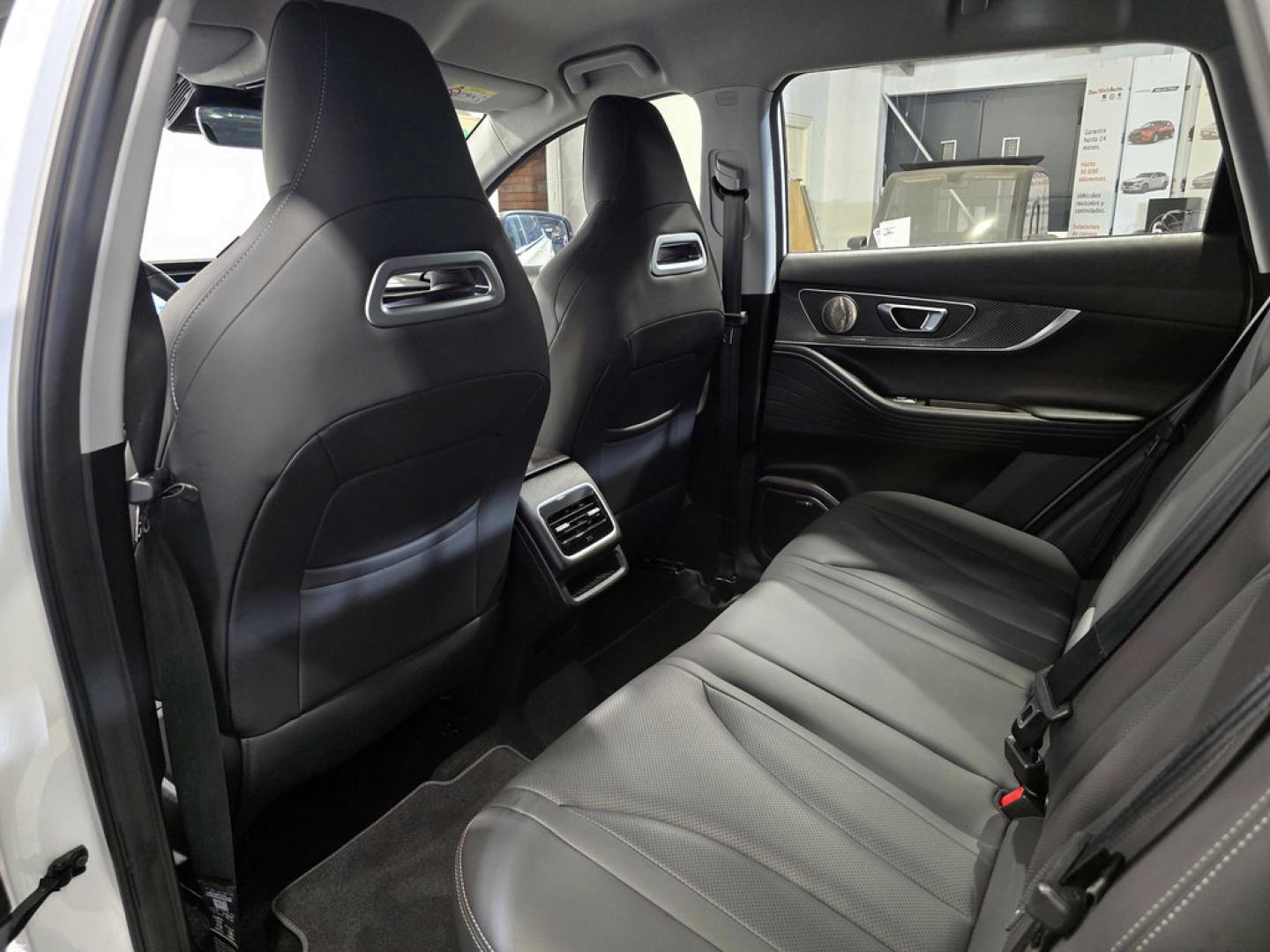 Ebro S700 1.5 TGDI PHEV Premium E-CVT