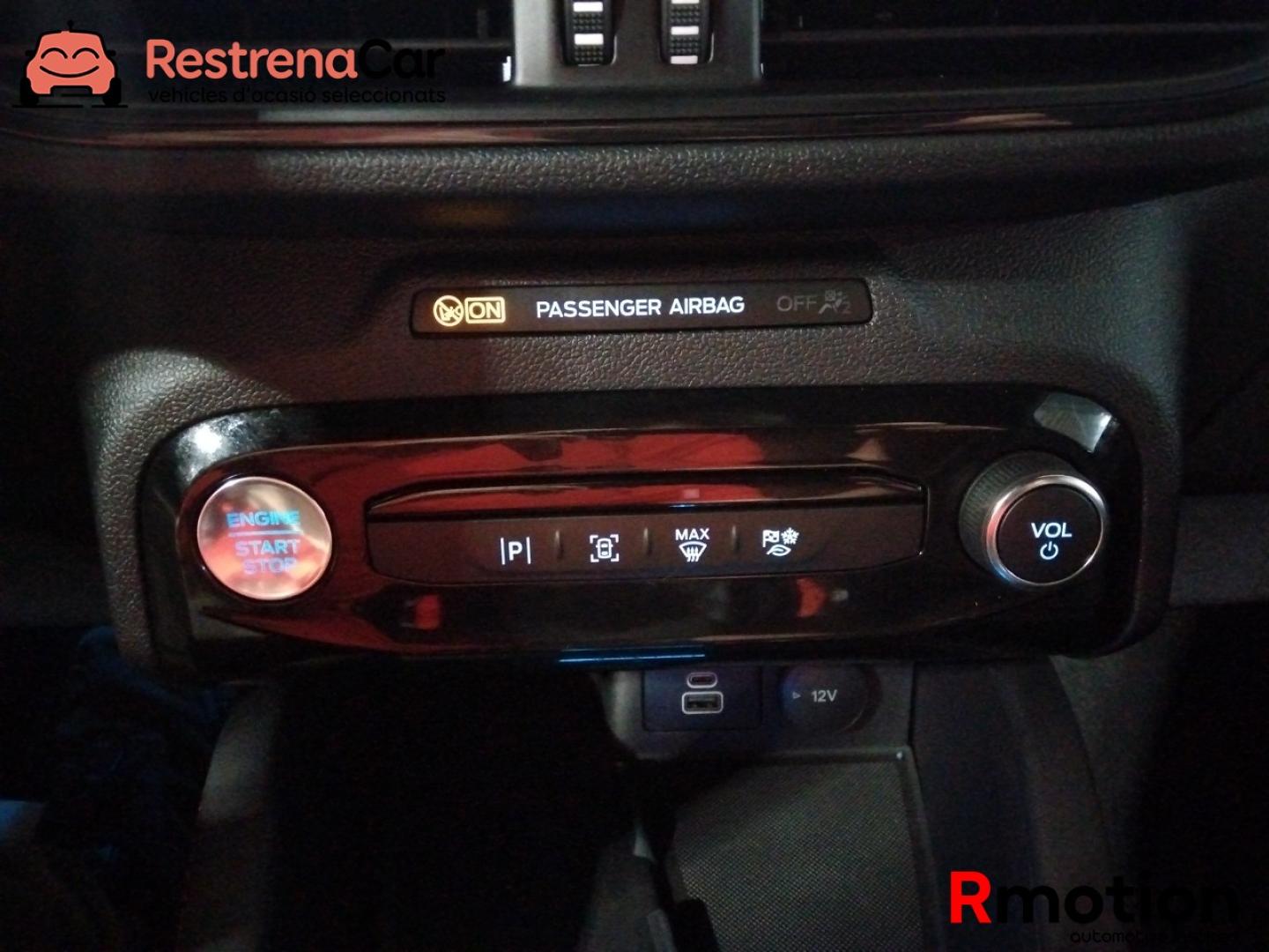 Ford Kuga 2.5 FHEV ST-LINE AUTO 180 5P