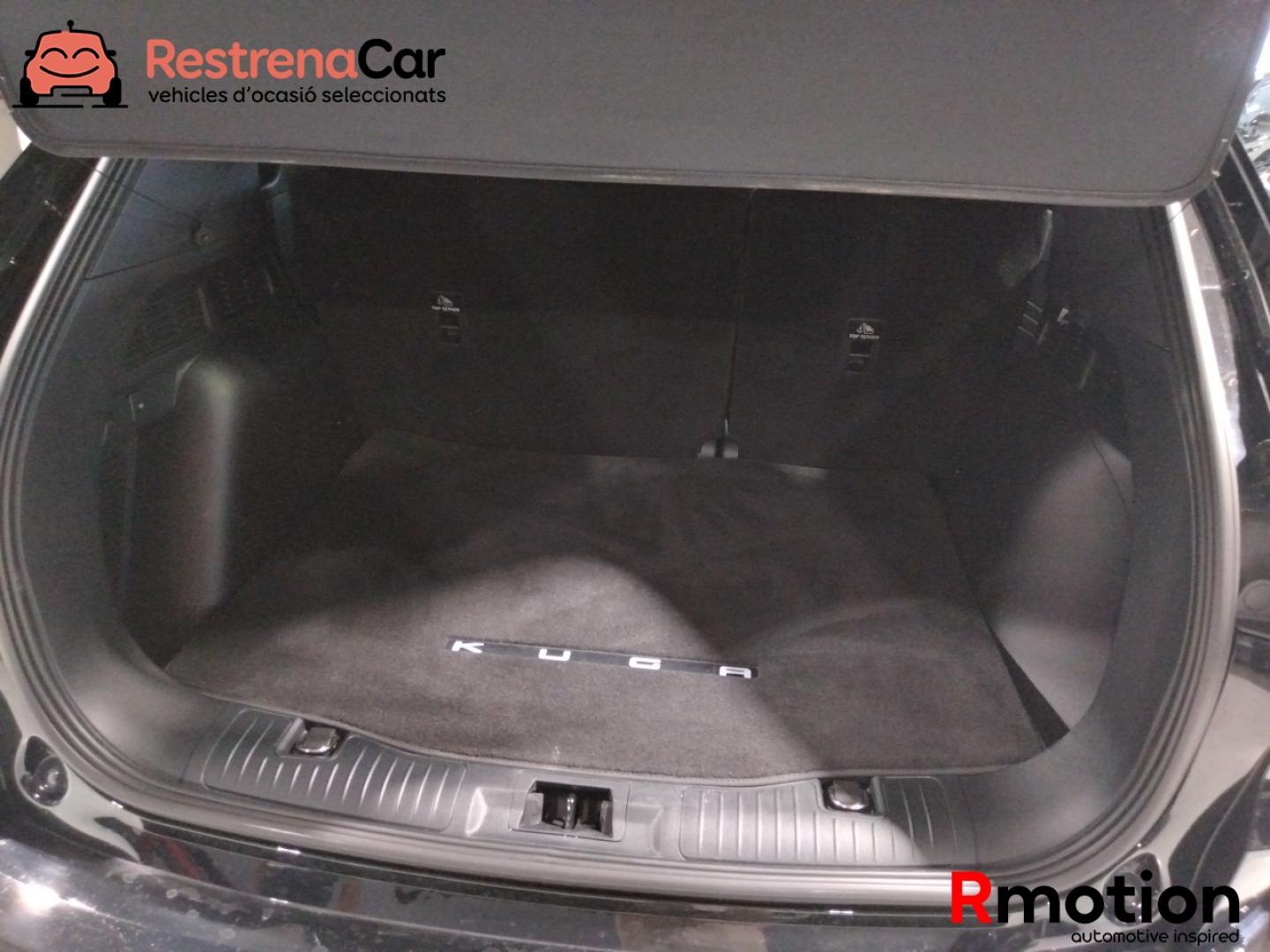 Ford Kuga 2.5 FHEV ST-LINE AUTO 180 5P