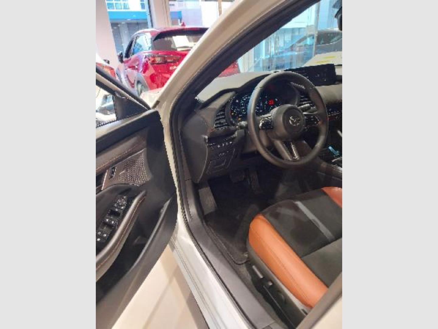 Mazda 3 2.0 e-SKYACTIV-G 90KW NAGISA