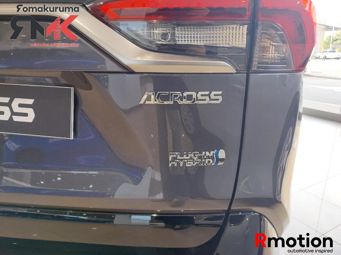 Suzuki Across 2.5 PHEV 4WD