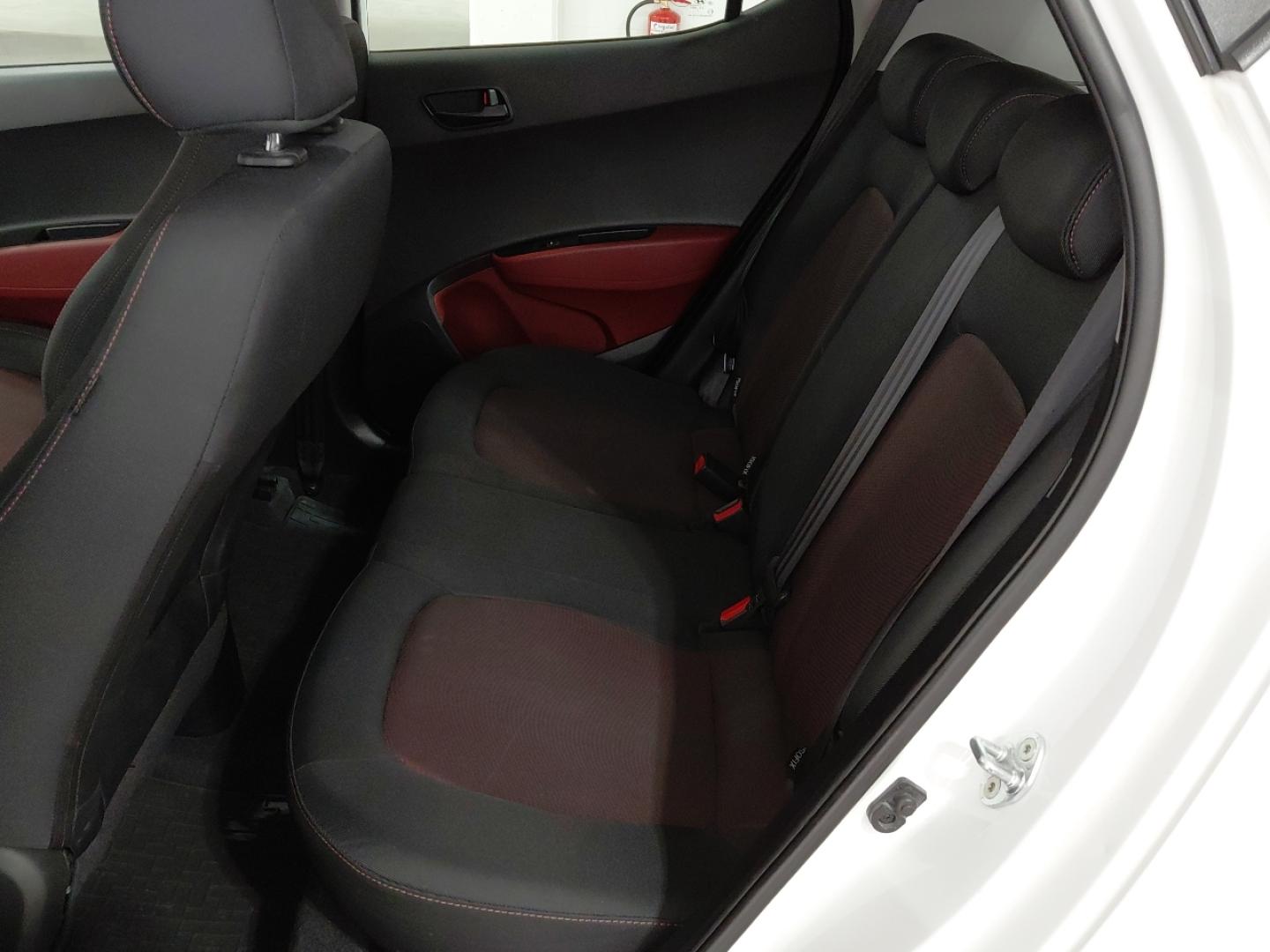 Hyundai i10 1.2 TECNO PLUS AUTO 87 5P