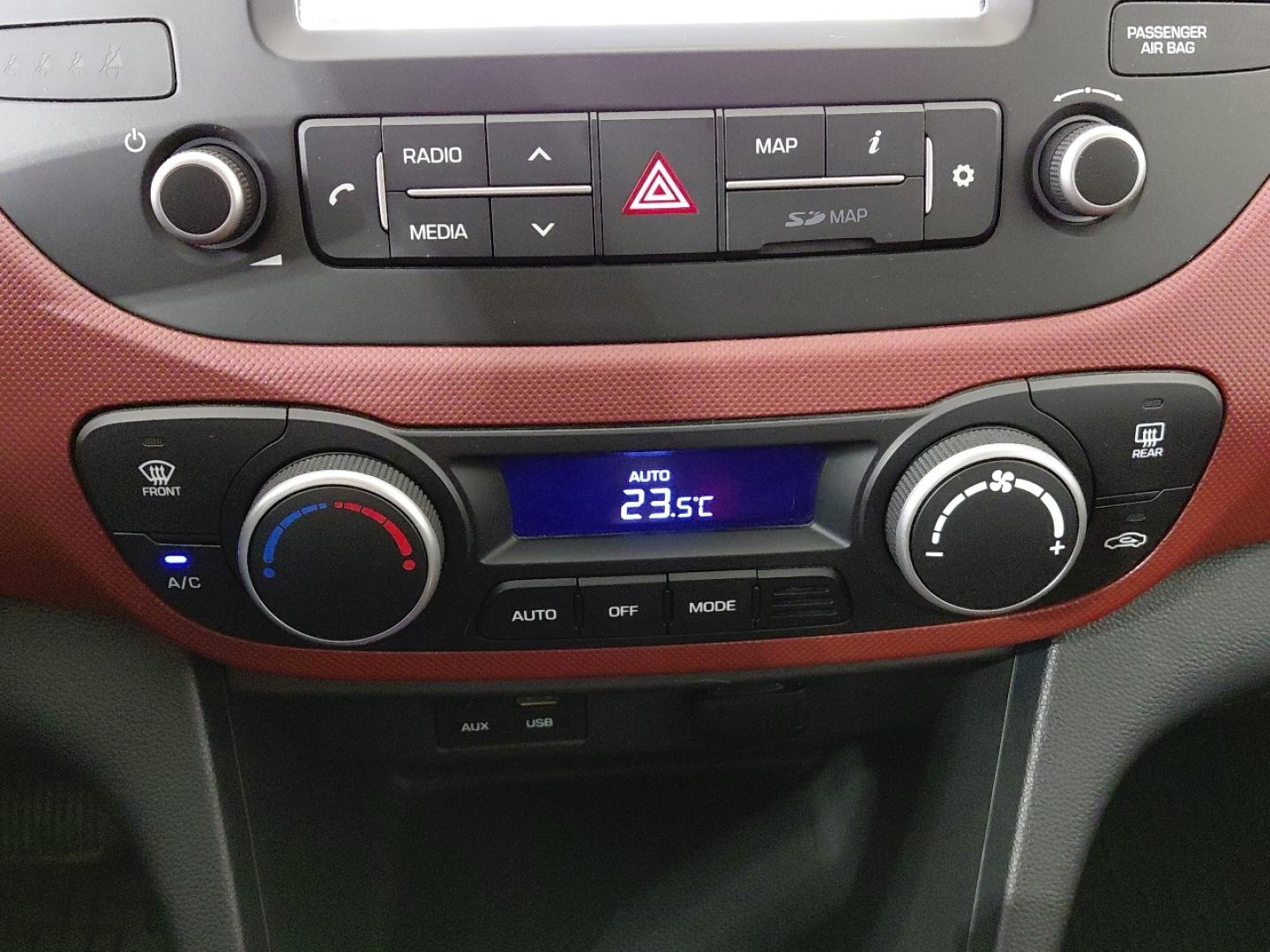 Hyundai i10 1.2 TECNO PLUS AUTO 87 5P