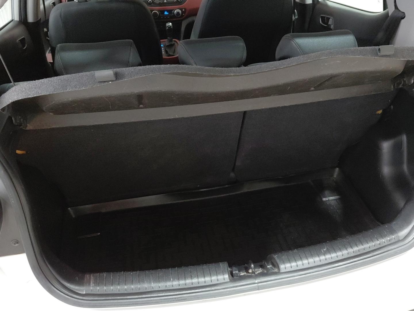 Hyundai i10 1.2 TECNO PLUS AUTO 87 5P