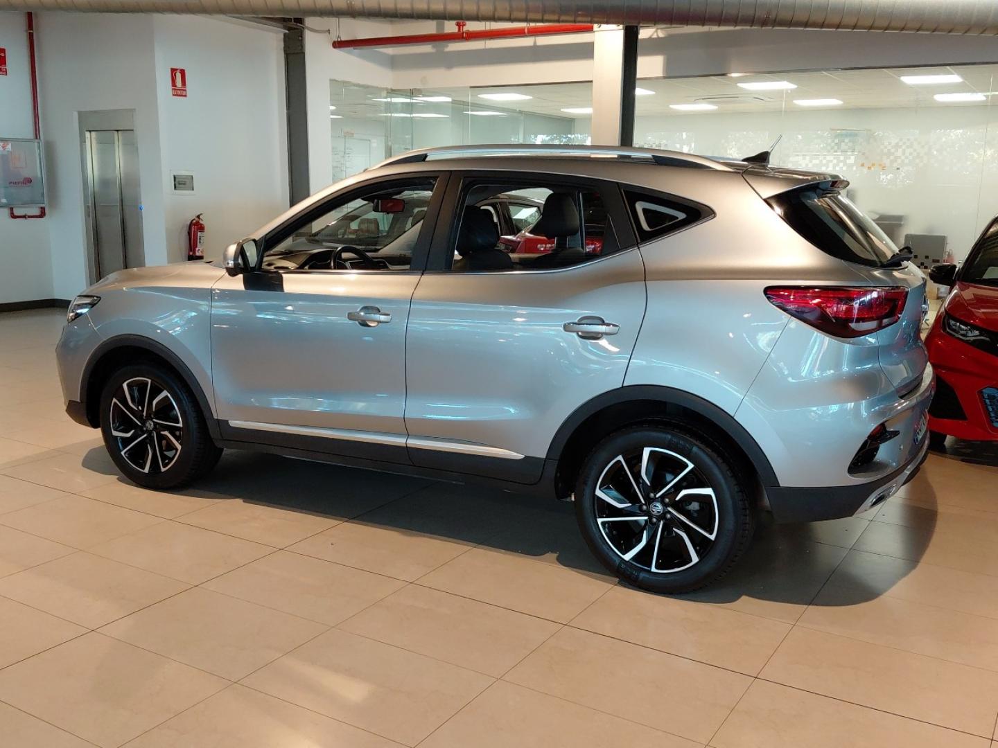 MG ZS 1.5 LUXURY 106 5P
