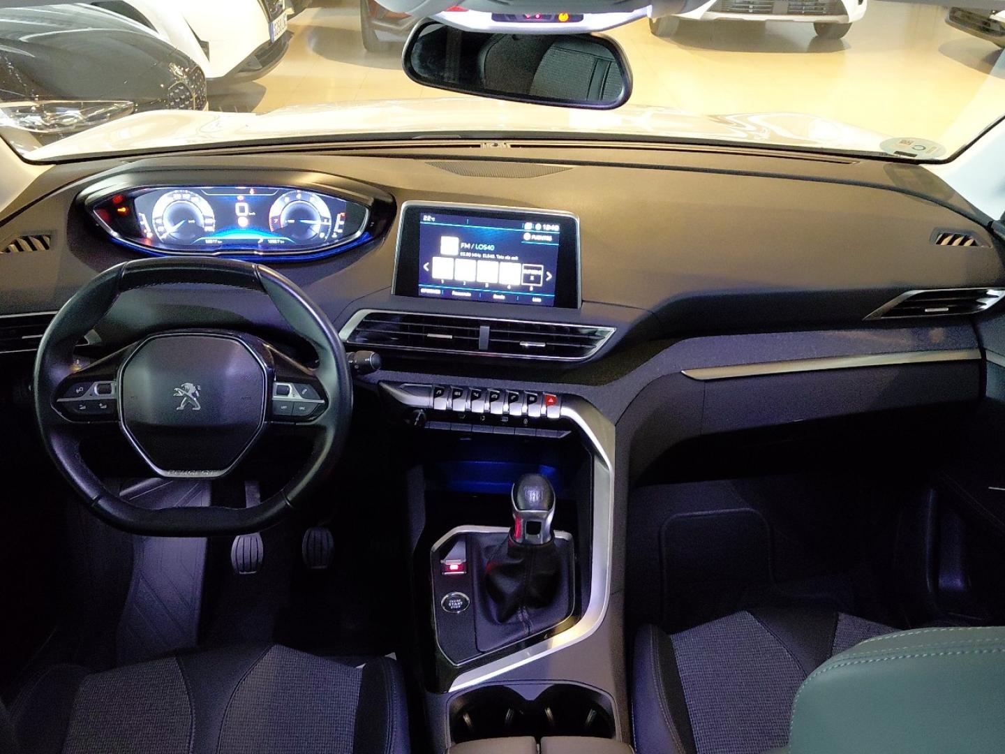 Peugeot 3008 1.2 PURETECH 96KW ALLURE S&S 130 5P
