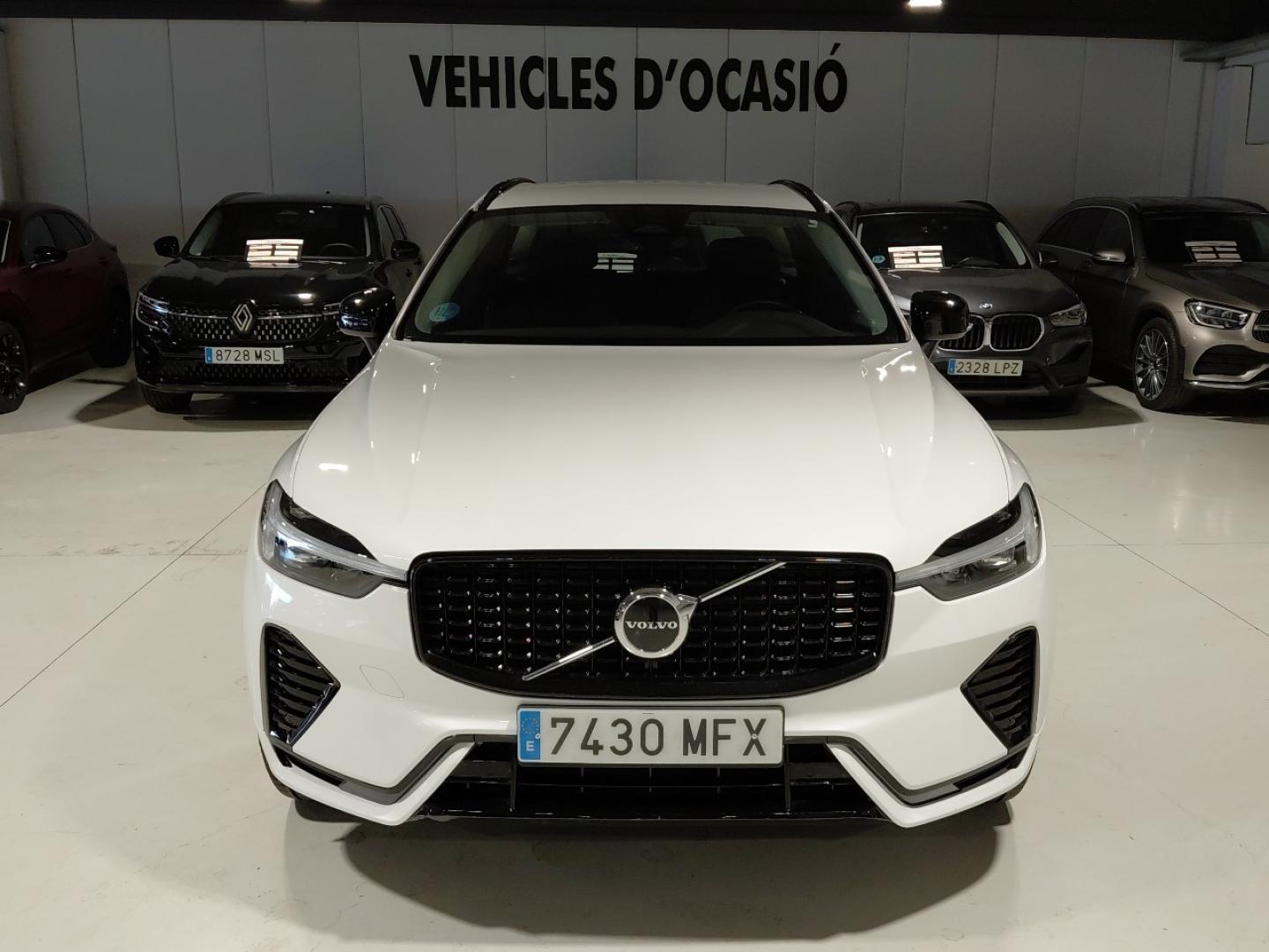 Volvo XC60 2.0 B4 P PLUS DARK AUTO 197 5P