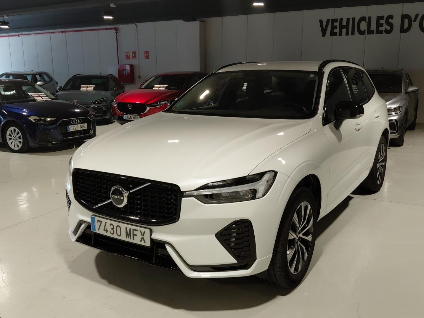 Volvo XC60 2.0 B4 P PLUS DARK AUTO 197 5P
