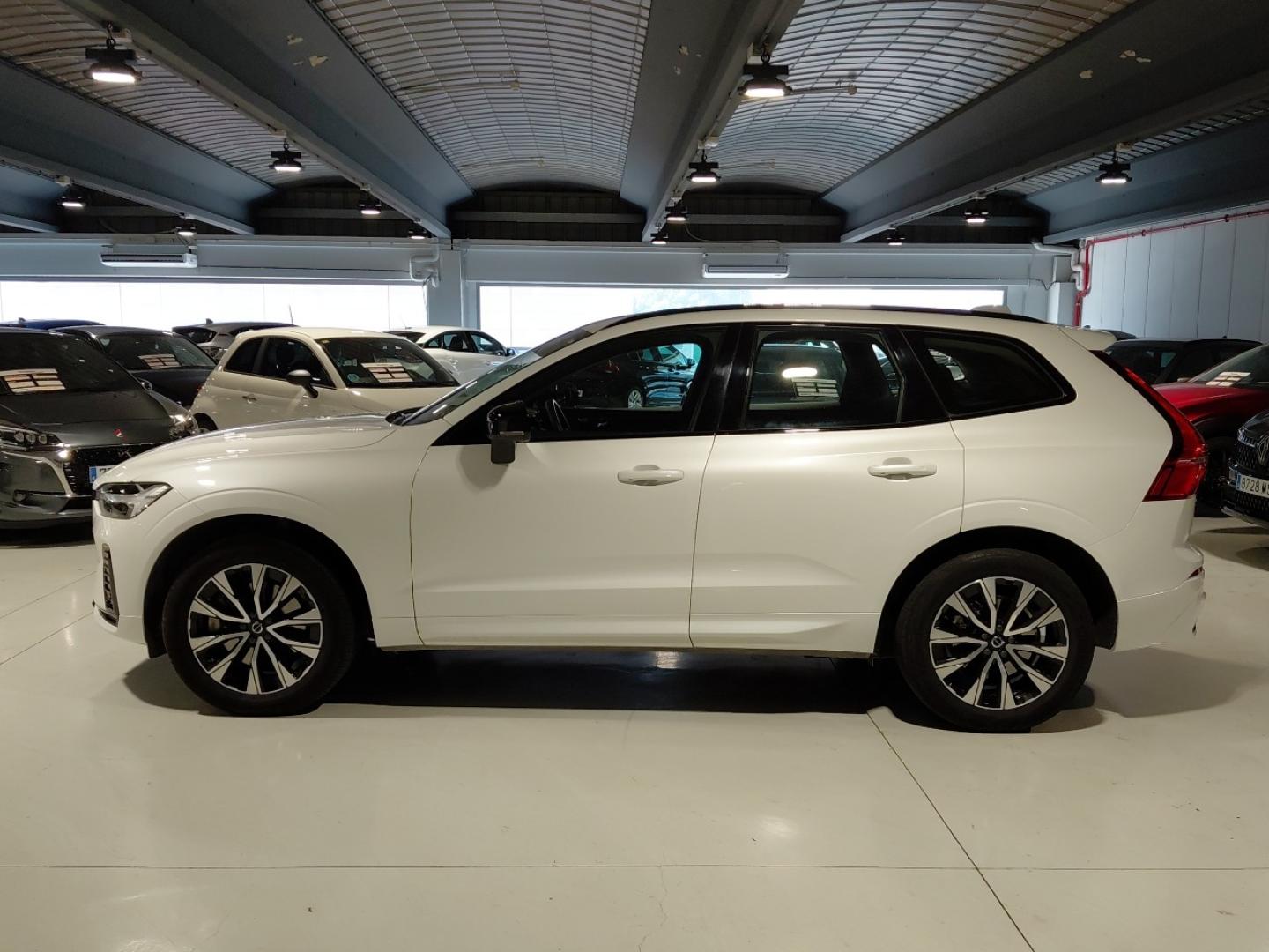 Volvo XC60 2.0 B4 P PLUS DARK AUTO 197 5P
