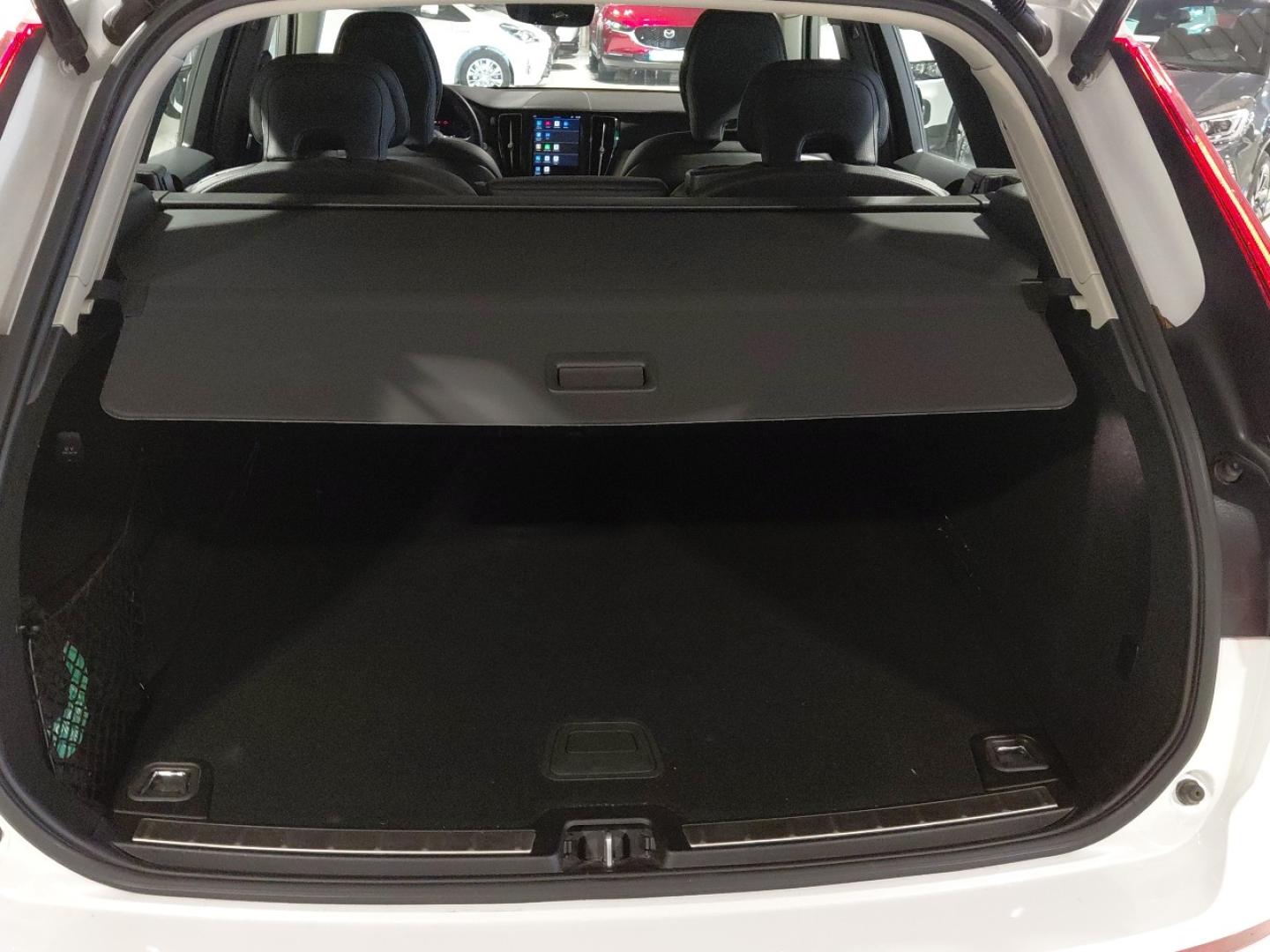 Volvo XC60 2.0 B4 P PLUS DARK AUTO 197 5P