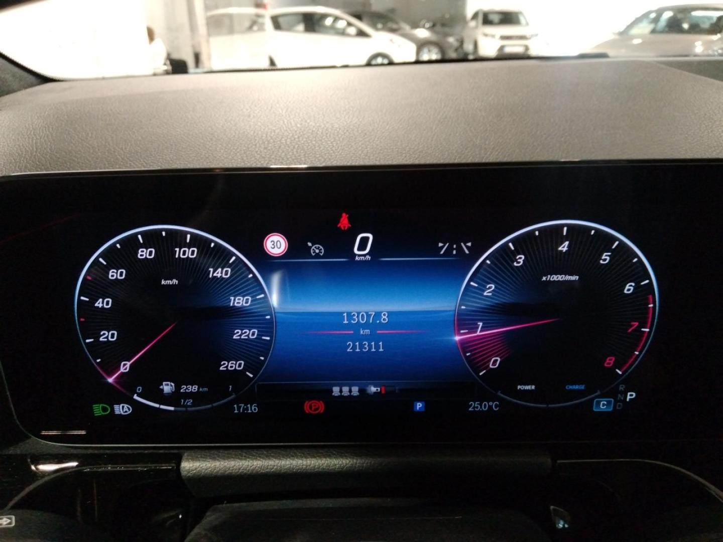 Mercedes Benz GLA 1.3 GLA 200 AMG LINE DCT 163 5P