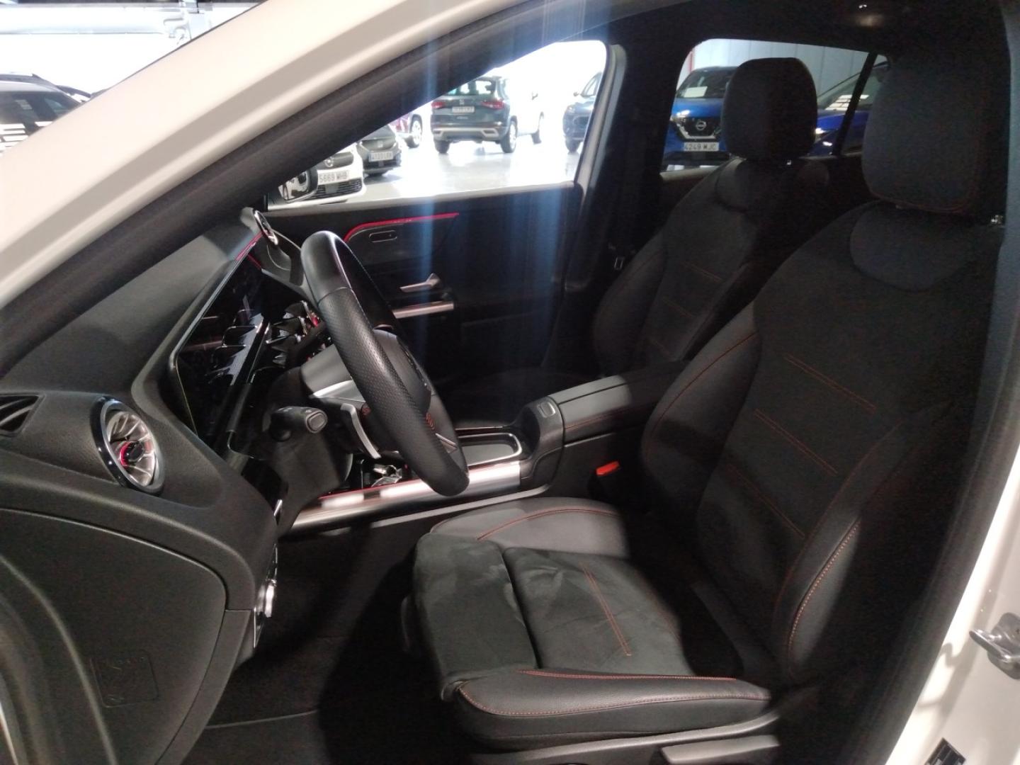 Mercedes Benz GLA 1.3 GLA 200 AMG LINE DCT 163 5P