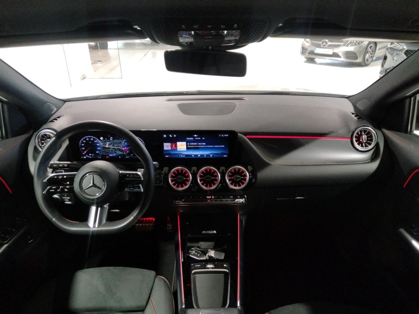 Mercedes Benz GLA 1.3 GLA 200 AMG LINE DCT 163 5P