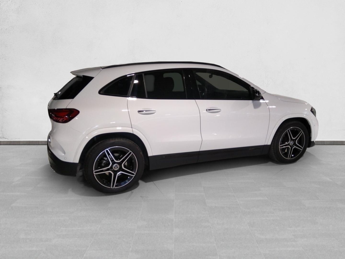 Mercedes Benz GLA 1.3 GLA 200 AMG LINE DCT 163 5P