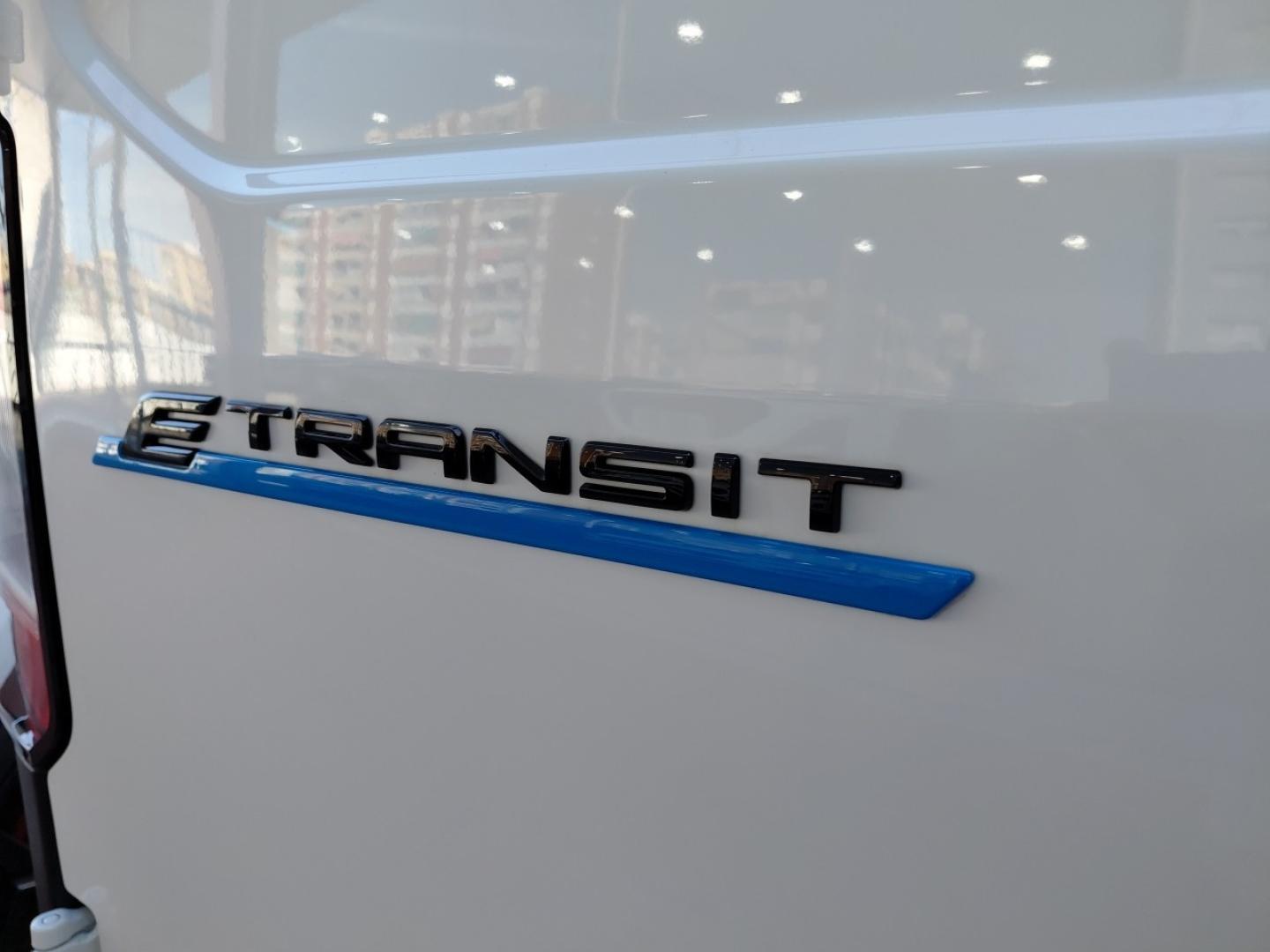 Ford Transit Courier Van BEV 100kW Trend Auto 136CV