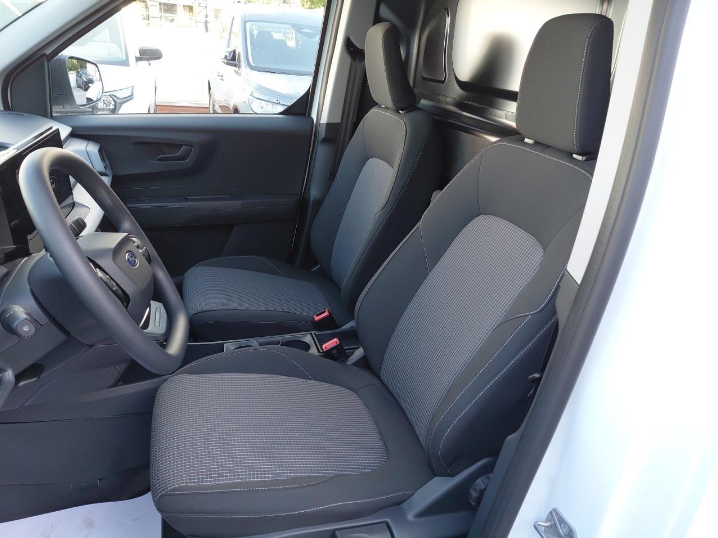 Ford Transit Courier Van BEV 100kW Trend Auto 136CV