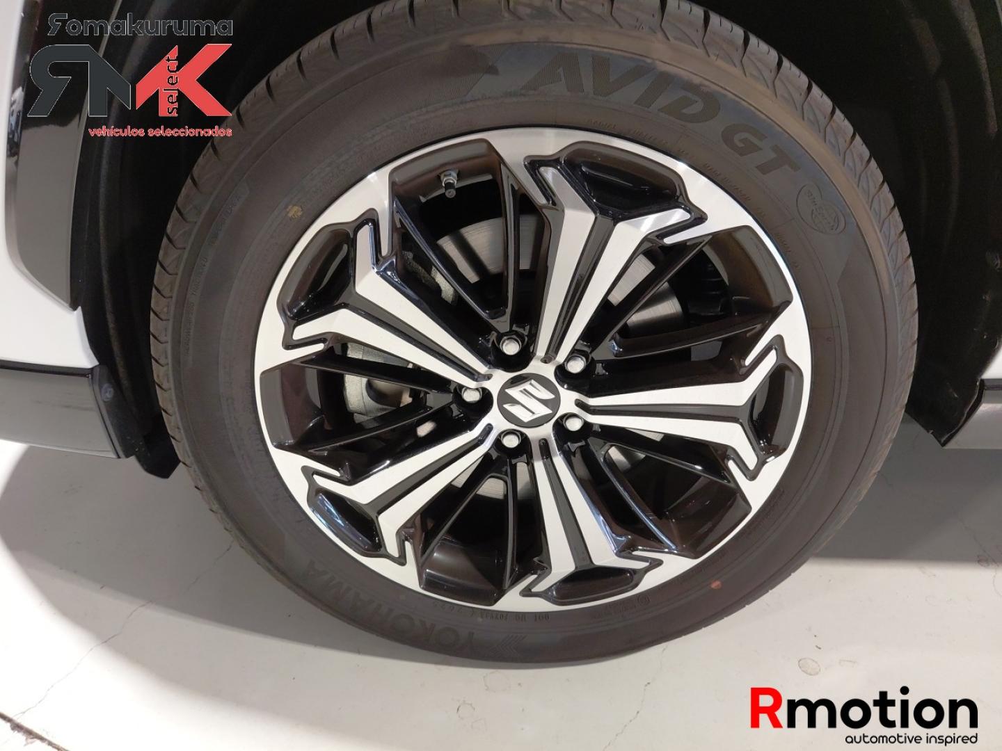 Suzuki Across 2.5 PHEV 4WD