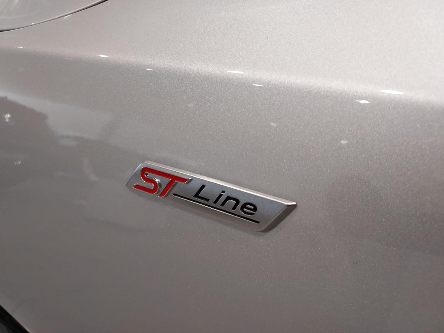 Ford Focus ST-Line 1.0T EcoBoost mHEV 92kW (125CV)