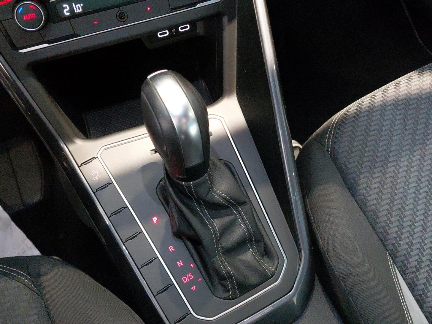 Volkswagen Polo 1.0 TSI 81KW DSG R-LINE 110 5P