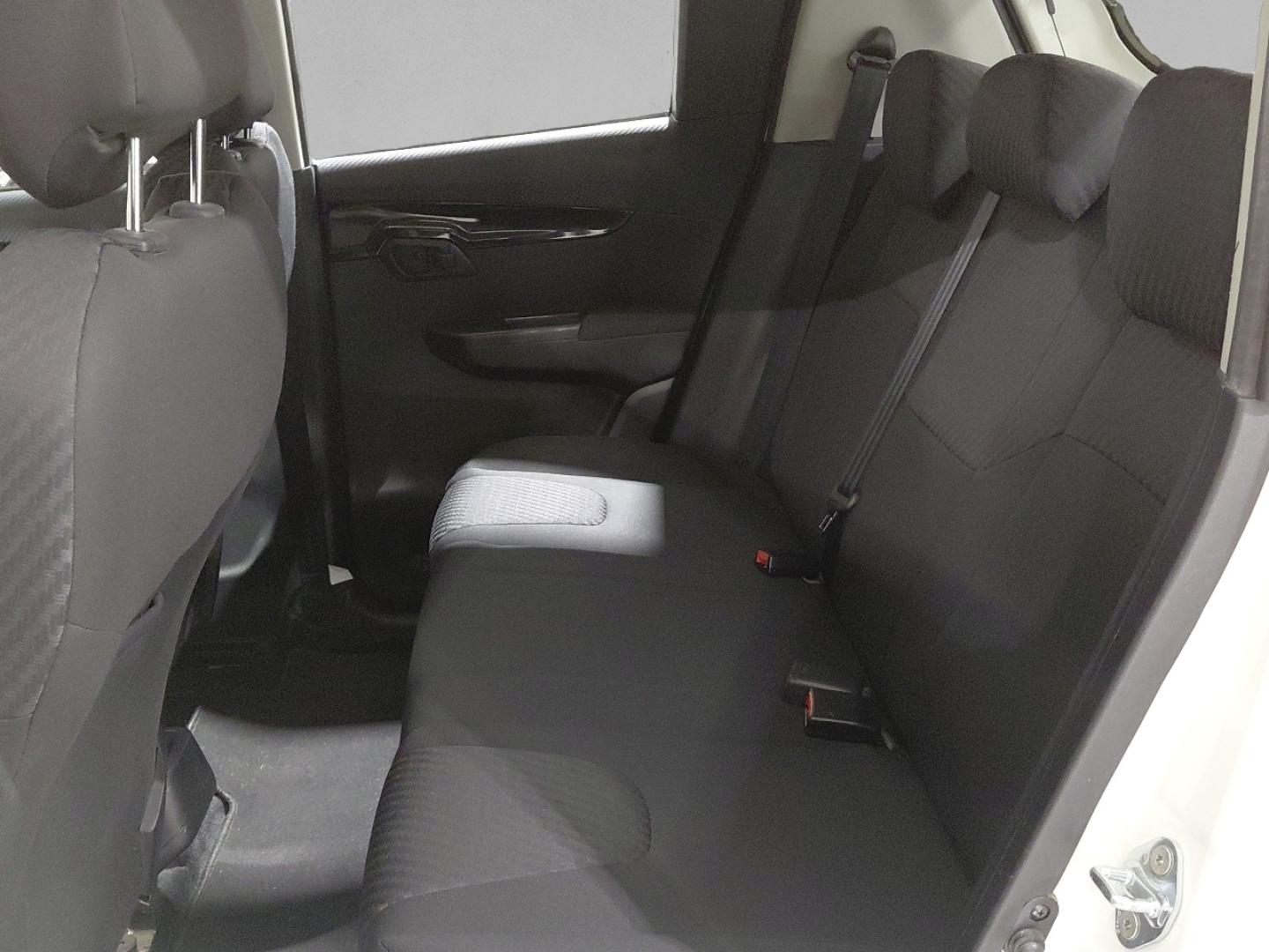 Mahindra KUV100 1.2 K8 87 5P