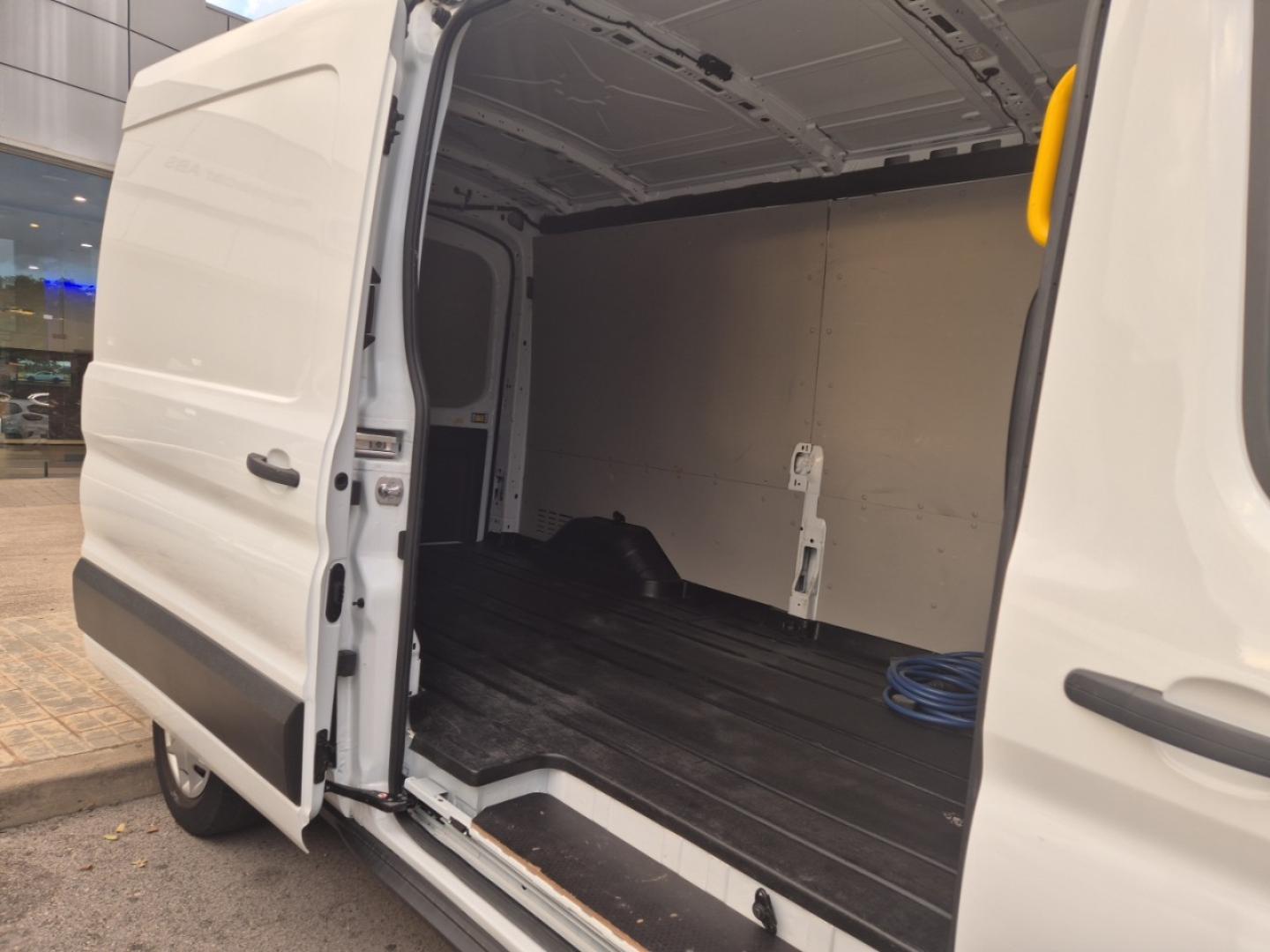 Ford Transit 350 L3 BEV 75kWh (68kWh útil) 184CV Trend RWD