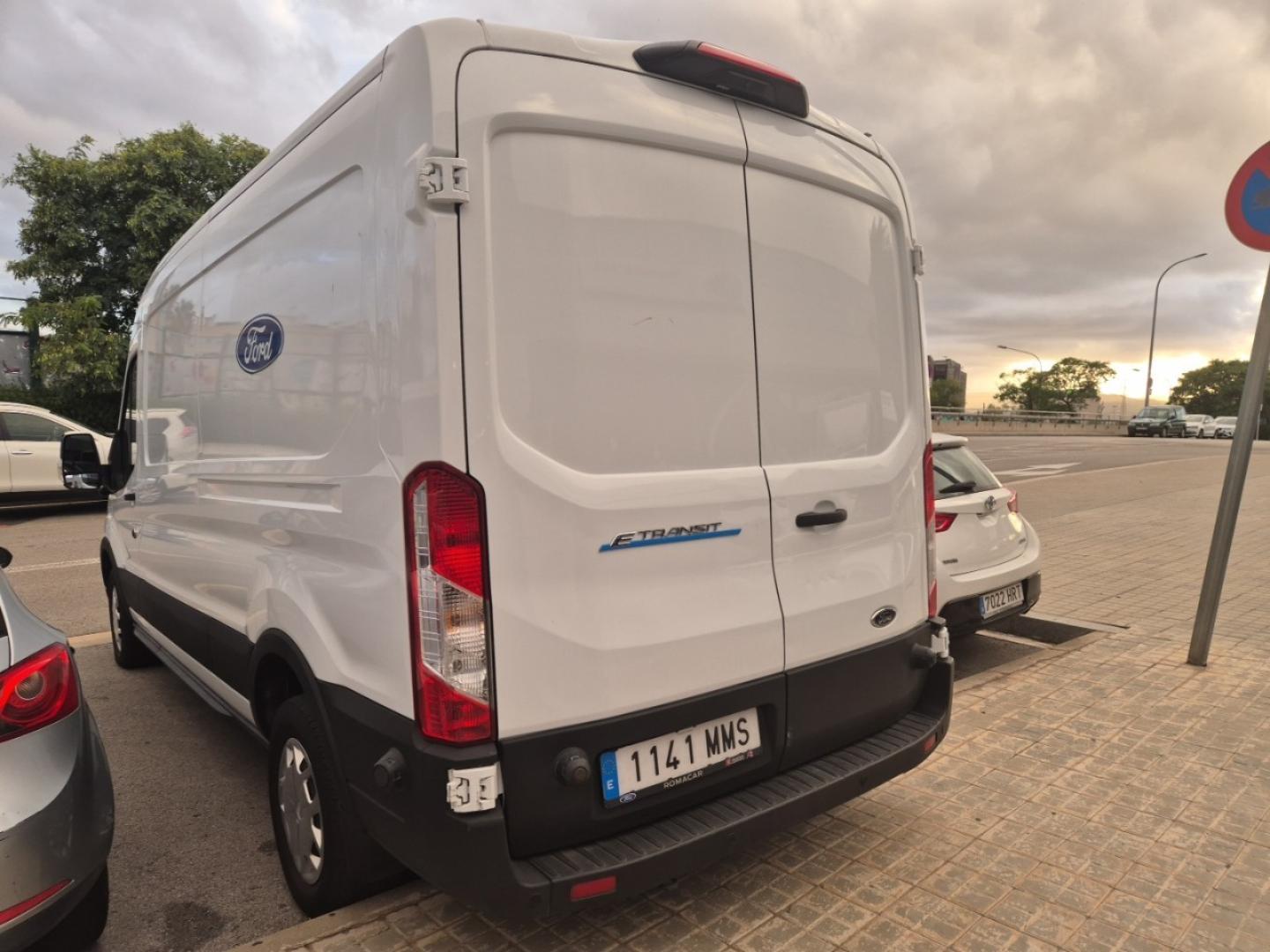 Ford Transit 350 L3 BEV 75kWh (68kWh útil) 184CV Trend RWD