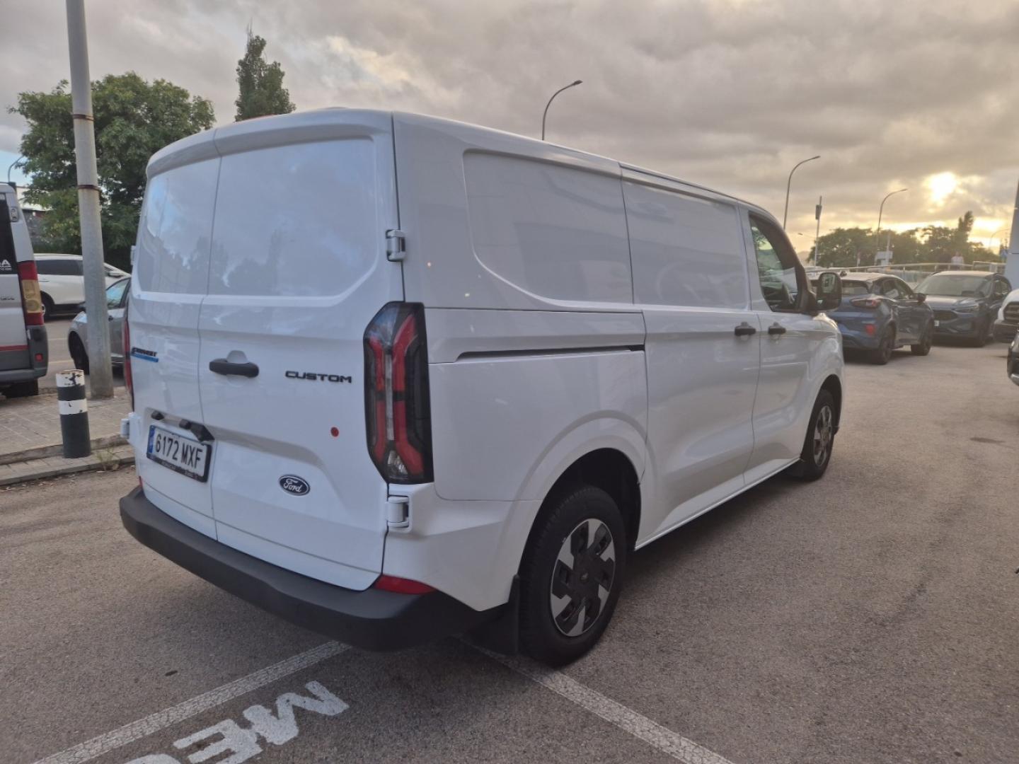 Ford Transit Custom Van BEV 64kWh 100kW 320 L1 Trend 136CV