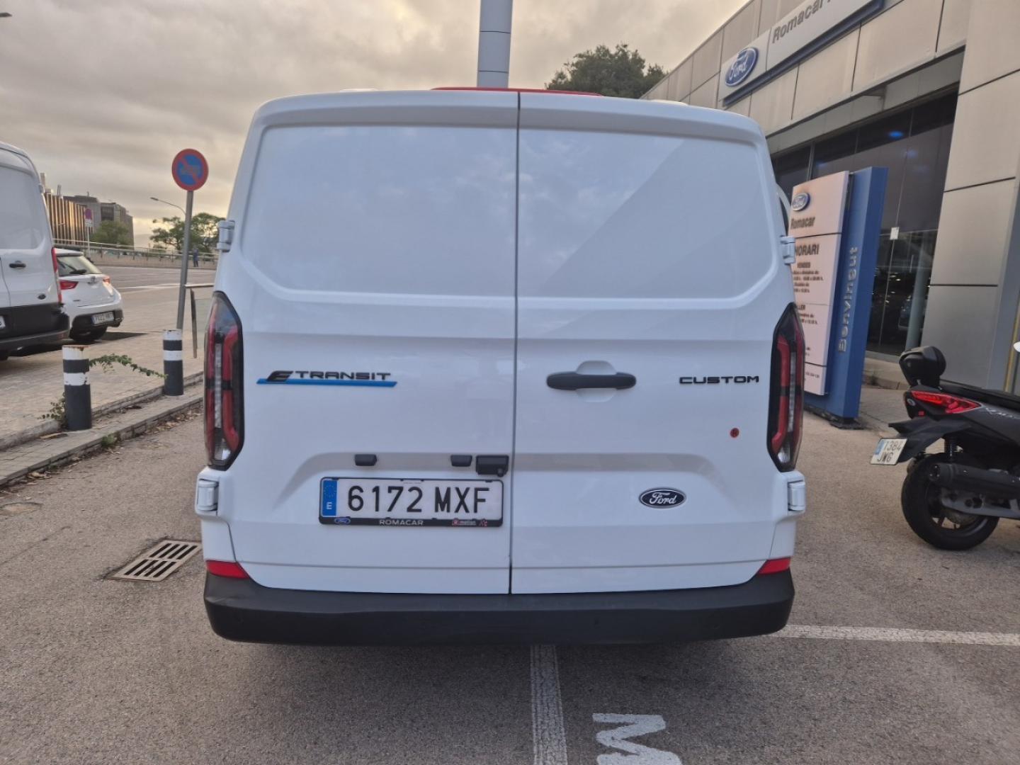 Ford Transit Custom Van BEV 64kWh 100kW 320 L1 Trend 136CV