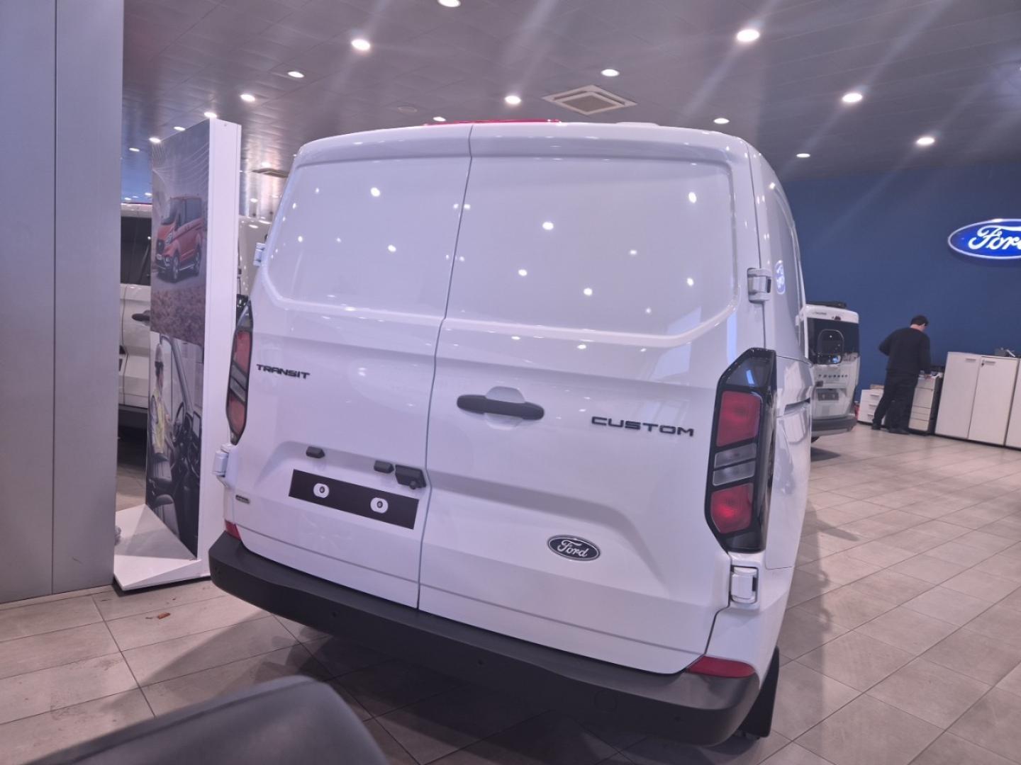 Ford Transit Custom Van 2.5 Duratec PHEV 171kW 320 L1 Trend 232CV