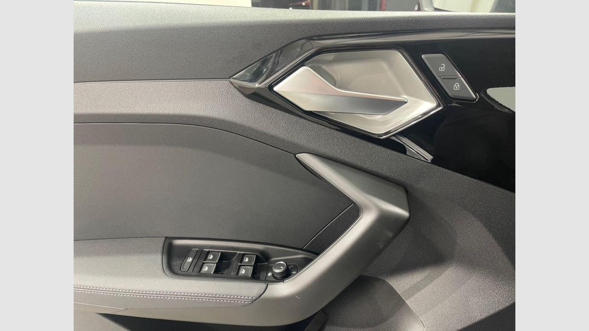 Audi A1 Sportback Adrenalin Black edition 30 TFSI 85 kW (116 CV) S tronic