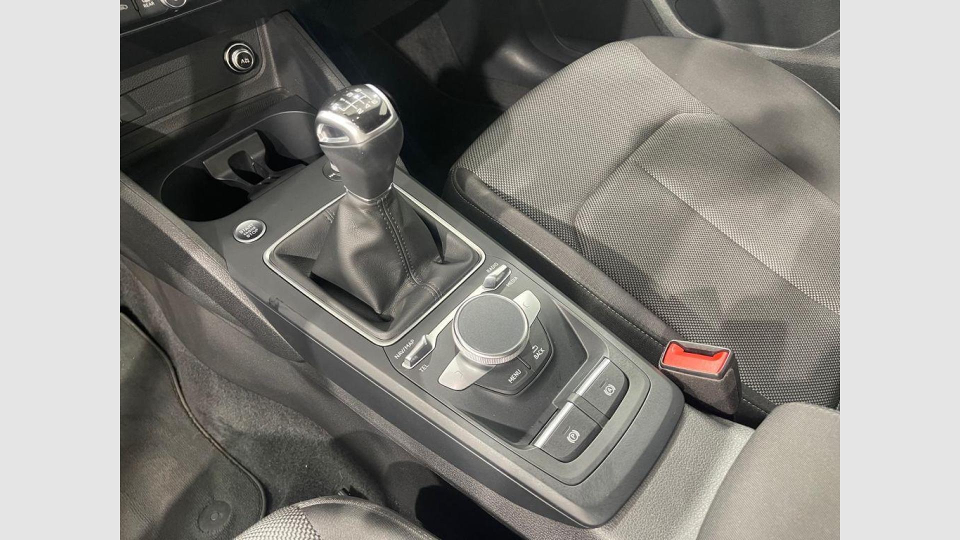 Audi Q2 Black line 35 TFSI 110 kW (150 CV)