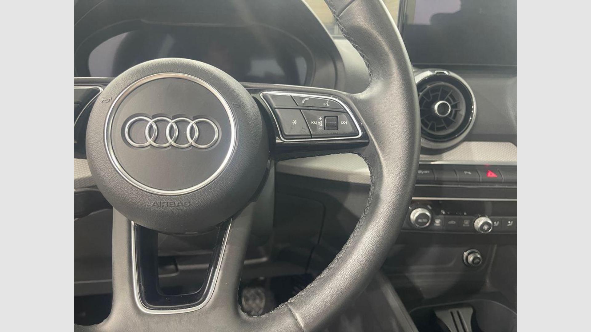 Audi Q2 S line 30 TFSI 85 kW (116 CV)