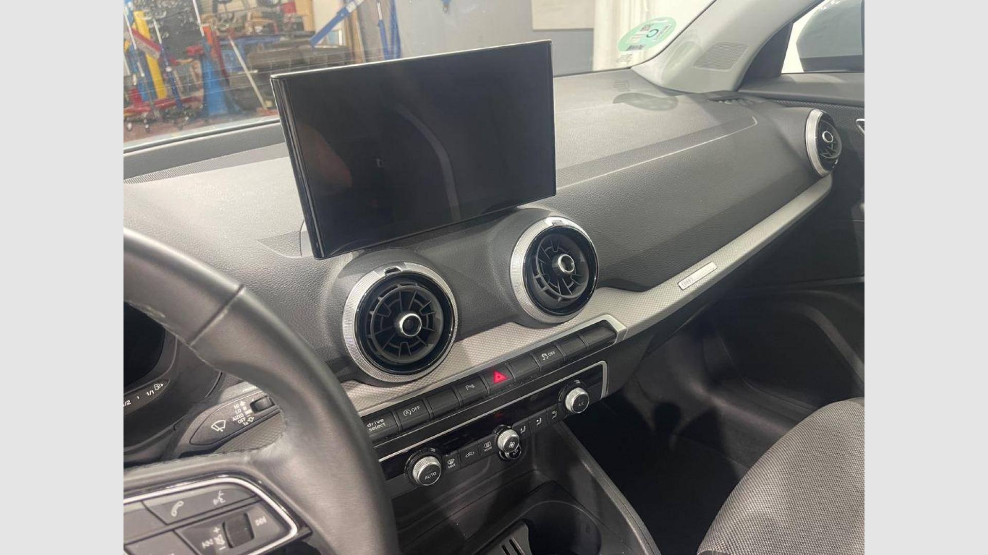 Audi Q2 S line 30 TFSI 85 kW (116 CV)