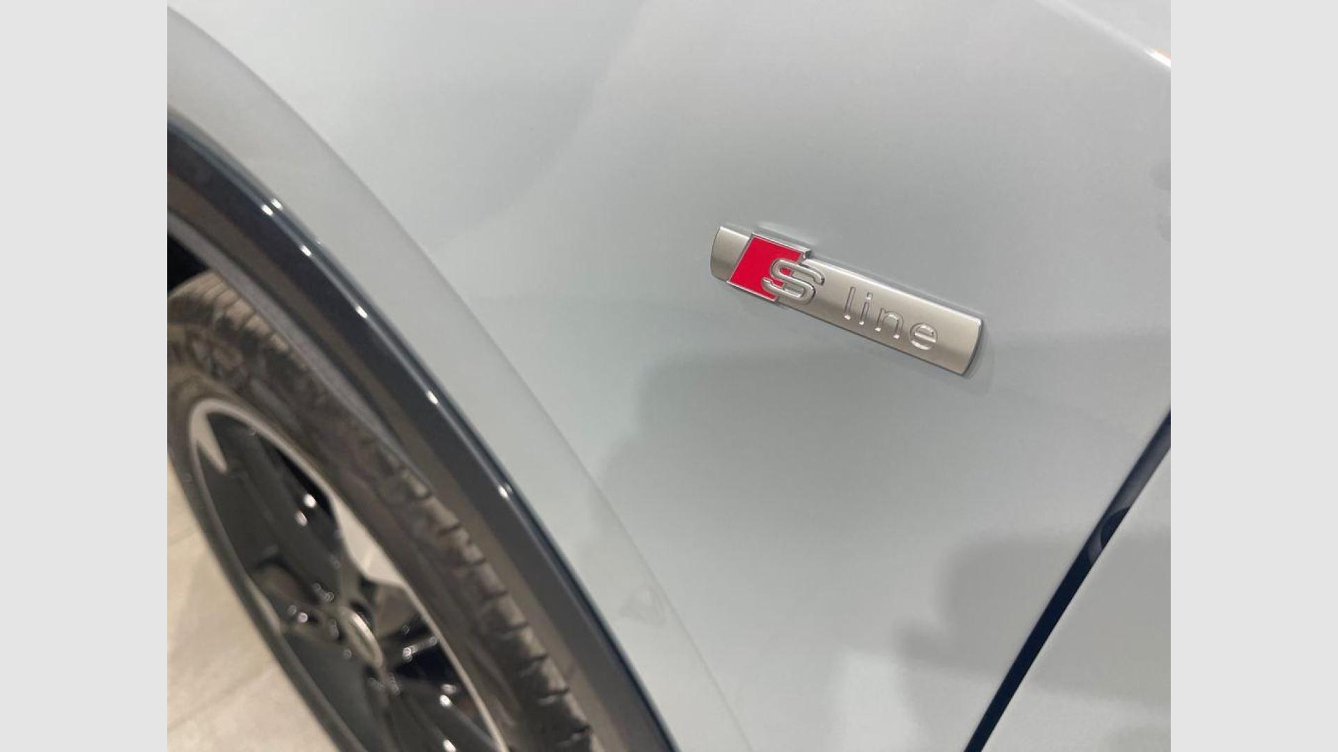 Audi Q2 S line 30 TFSI 85 kW (116 CV)