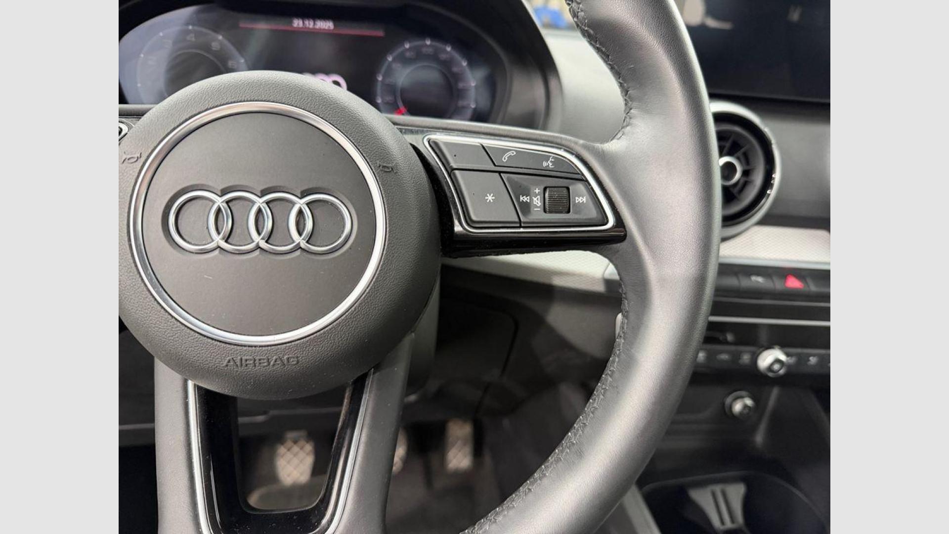 Audi Q2 S line 30 TFSI 85 kW (116 CV)