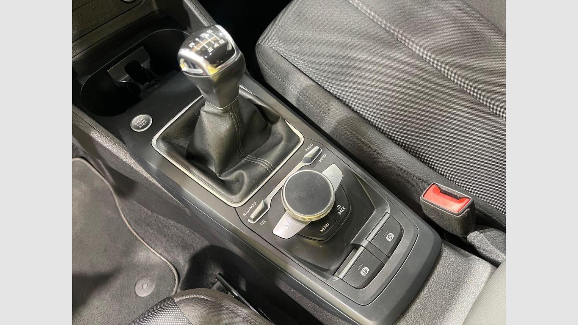 Audi Q2 Advanced 30 TFSI 85 kW (116 CV)