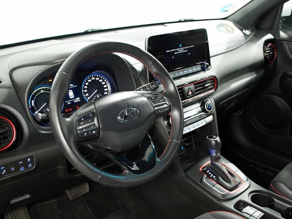 Hyundai Kona 1.6 GDI DT Tecno Red