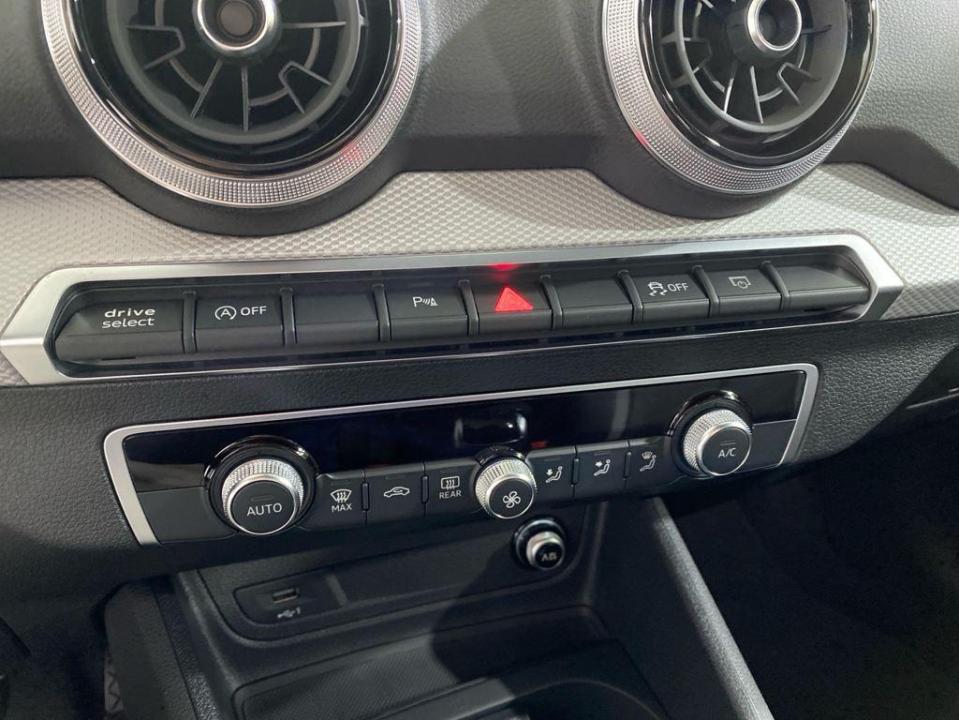 Audi Q2 S line 30 TFSI 81 kW (110 CV)