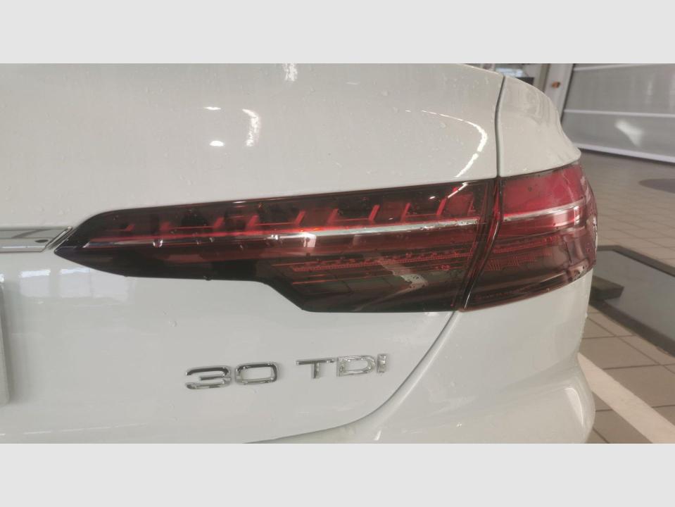 Audi A4 S line 30 TDI 100 kW (136 CV) S tronic