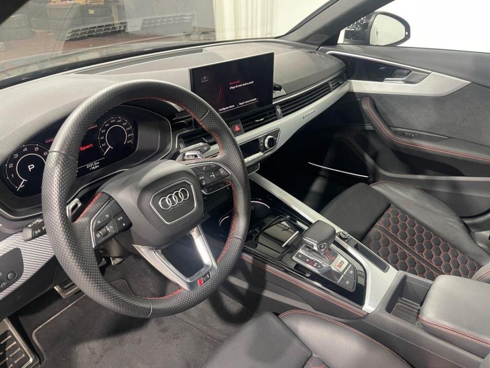 Audi RS4 TFSI quattro 331 kW (450 CV) tiptronic