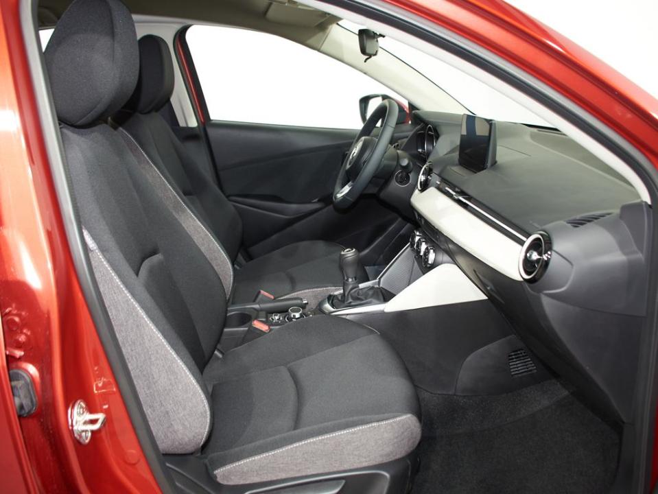 Mazda 2 2023 E-SKYACTIV G MHEV 66 KW (90 CV) MT 2WD  CENTER-LINE Convenience