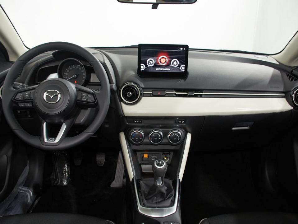 Mazda 2 2023 E-SKYACTIV G MHEV 66 KW (90 CV) MT 2WD  CENTER-LINE Convenience