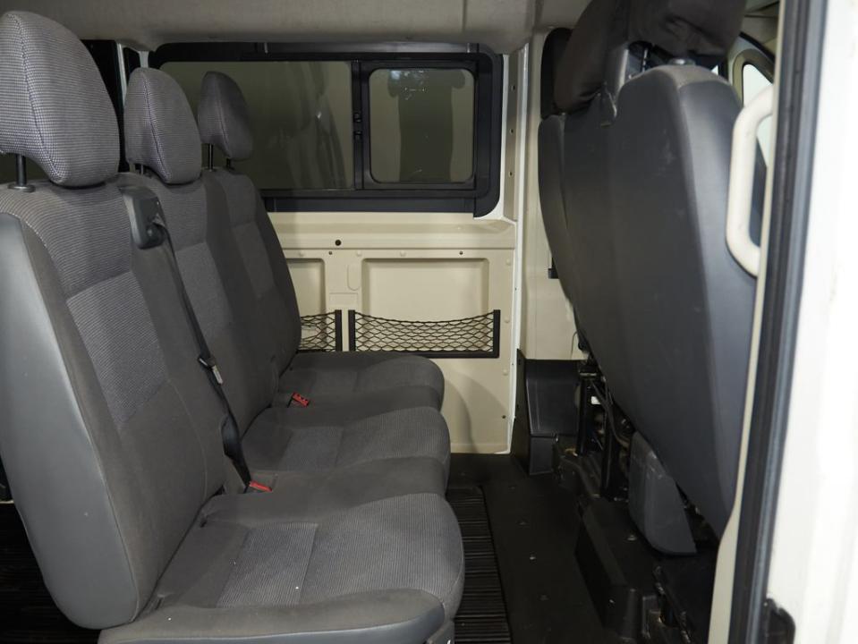 Peugeot Boxer Minibus 2.2HDI 333 L2H2 130