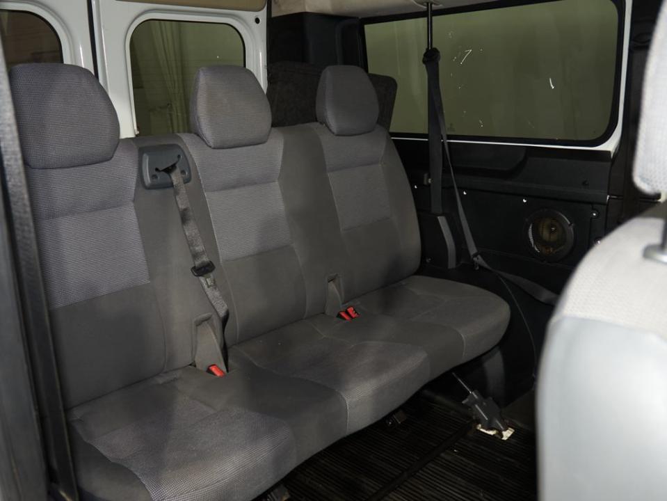 Peugeot Boxer Minibus 2.2HDI 333 L2H2 130